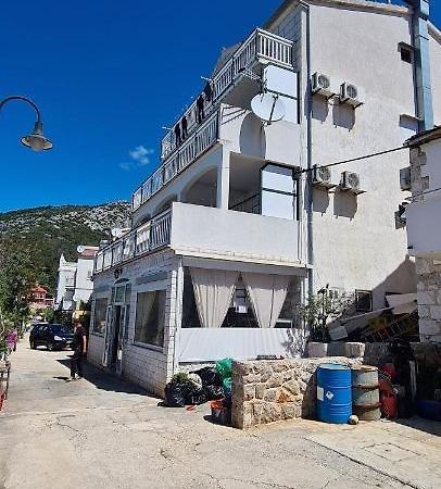 Apartments Ana I Ante Milna  Luaran gambar
