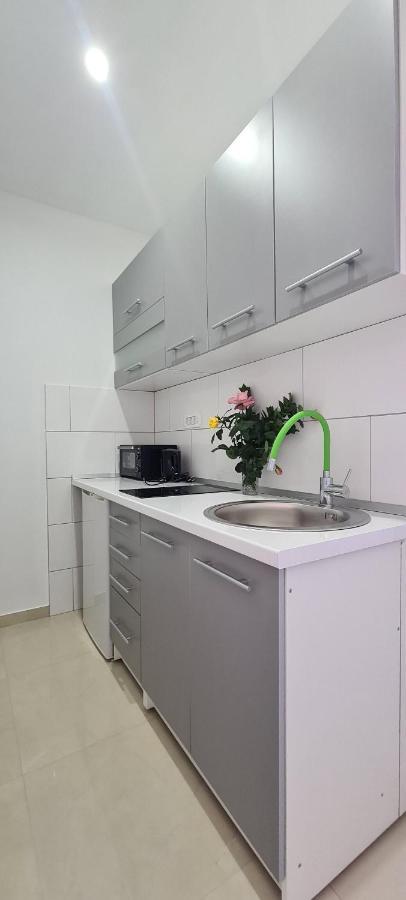 Apartments Ana I Ante Milna  Luaran gambar