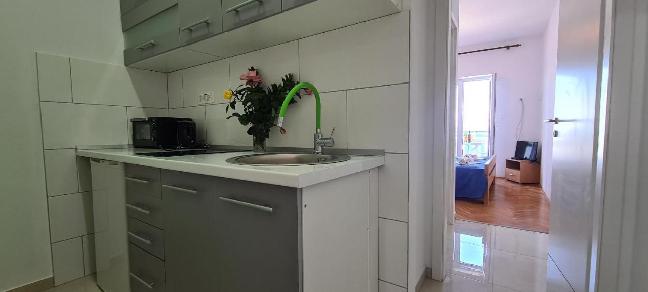 Apartments Ana I Ante Milna  Luaran gambar