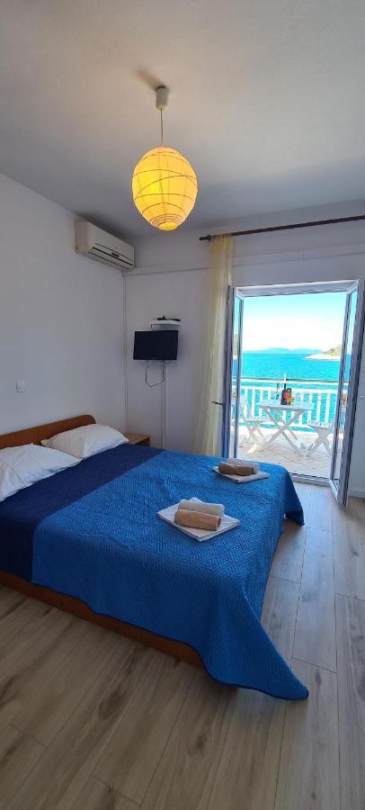 Apartments Ana I Ante Milna  Luaran gambar