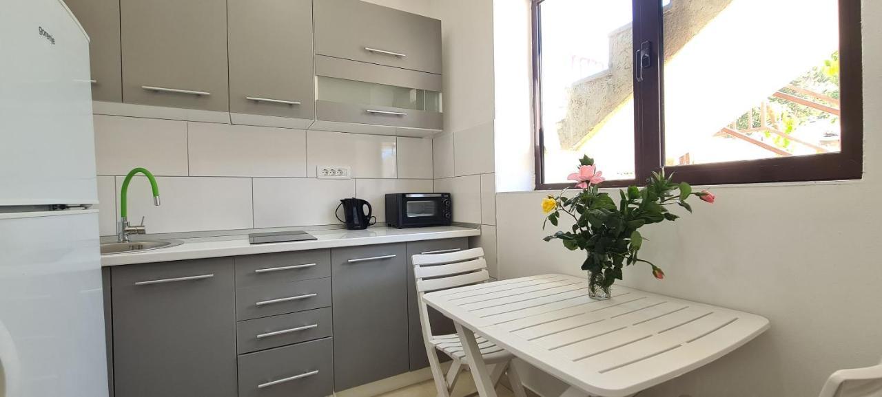 Apartments Ana I Ante Milna  Luaran gambar