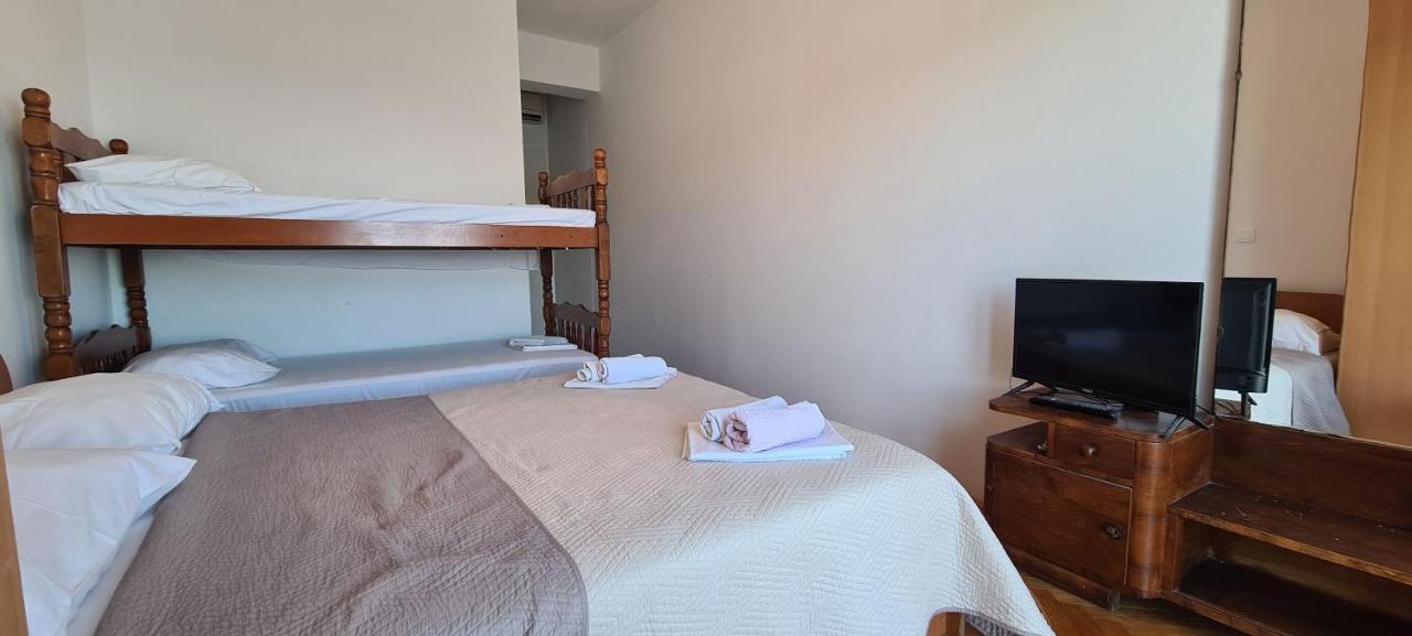 Apartments Ana I Ante Milna  Luaran gambar