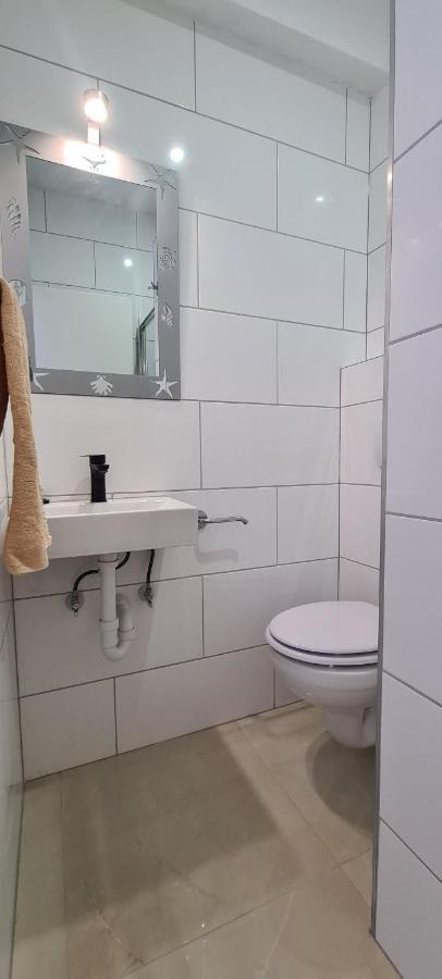 Apartments Ana I Ante Milna  Luaran gambar