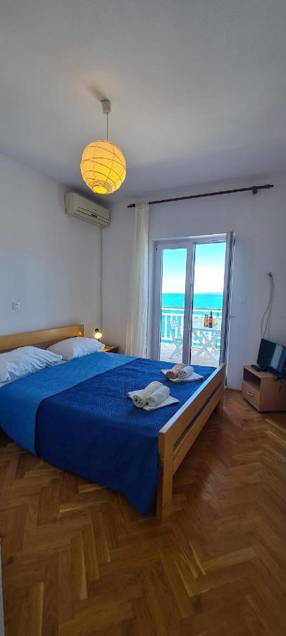 Apartments Ana I Ante Milna  Luaran gambar